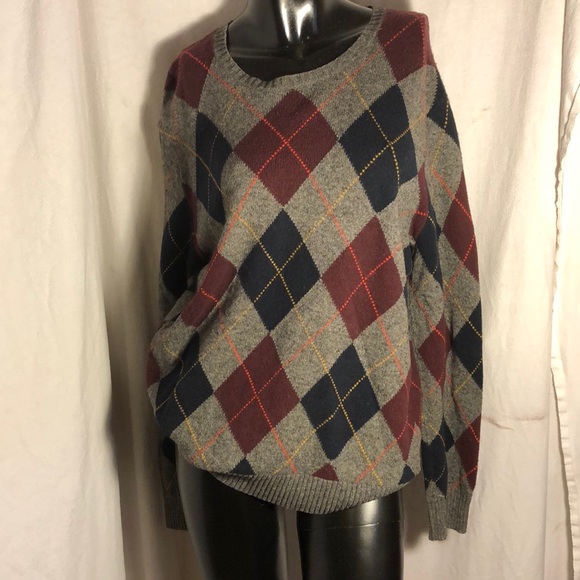 GAP Other - Men’s black and red argyle sweater size large